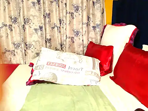 Snapshot of ChloeTyler23 chatting on October 22, 2025, 11:36 pm ChloeTyler23 online show from October 22, 2025, 11:36 pm