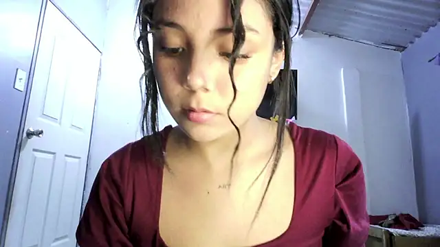Snapshot of linzeysmith4 chatting on June 4, 2026, 8:46 pm linzeysmith4 online show from June 4, 2026, 8:46 pm