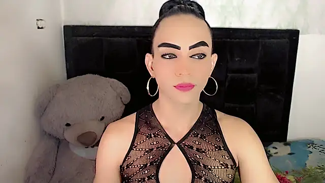 Snapshot of Michell_Queen chatting on December 15, 2025, 4:18 am Michell Queen online show from December 15, 2025, 4:18 am