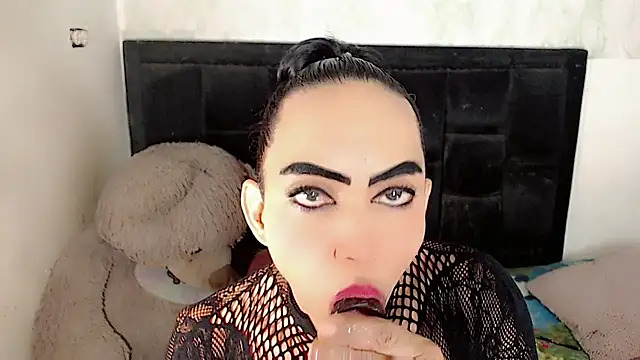 Michell Queen online show from December 22, 2025, 6:57 am