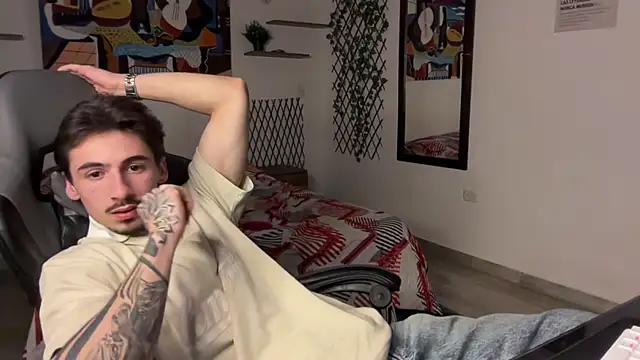 Snapshot of David_Brown18 chatting on December 1, 2025, 12:11 am David Brown18 online show from December 1, 2025, 12:11 am