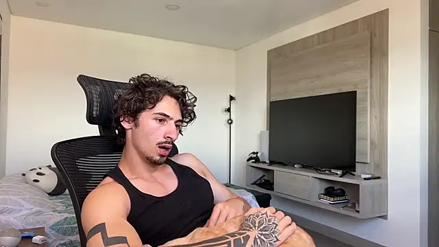Snapshot of David_Brown18 chatting on August 7, 2026, 4:13 pm David Brown18 online show from August 7, 2026, 4:13 pm