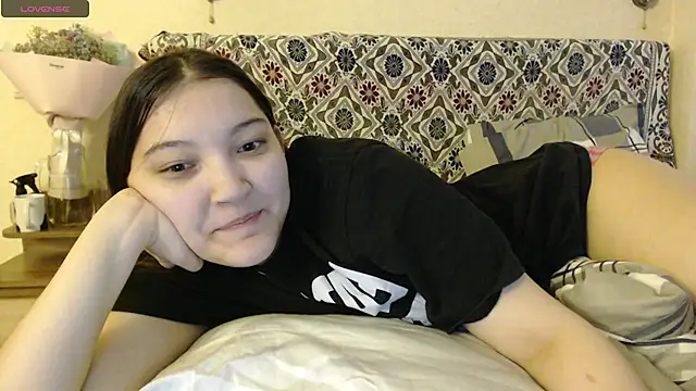 AlisaDevis online show from February 9, 2025, 10:09 am