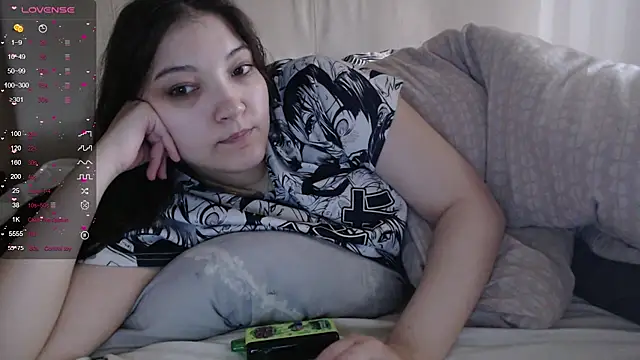 Snapshot of AlisaDevis chatting on June 28, 2026, 5:03 am AlisaDevis online show from June 28, 2026, 5:03 am