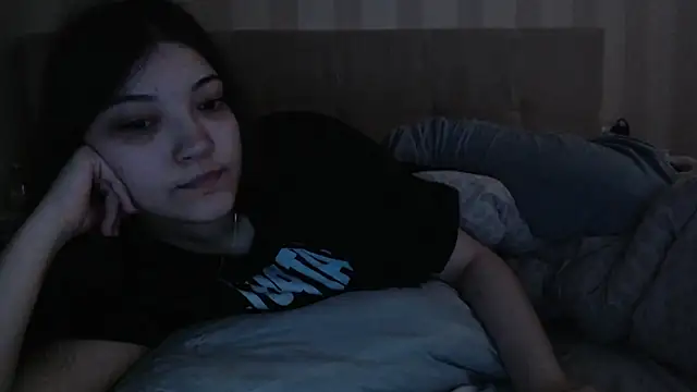 Snapshot of AlisaDevis chatting on June 13, 2026, 8:12 am AlisaDevis online show from June 13, 2026, 8:12 am