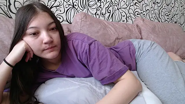 Snapshot of AlisaDevis chatting on December 20, 2025, 7:22 am AlisaDevis online show from December 20, 2025, 7:22 am