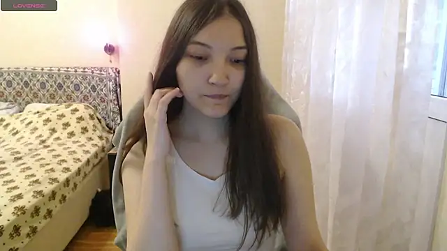 Snapshot of AlisaDevis chatting on November 4, 2025, 7:56 am AlisaDevis online show from November 4, 2025, 7:56 am