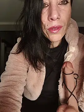 freyamoret online show from April 1, 2026, 2:13 am