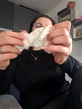 Snapshot of KristenVega chatting on February 19, 2026, 12:35 pm KristenVega online show from February 19, 2026, 12:35 pm