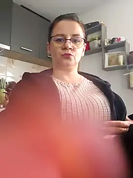 Snapshot of KristenVega chatting on December 17, 2025, 9:36 am KristenVega online show from December 17, 2025, 9:36 am