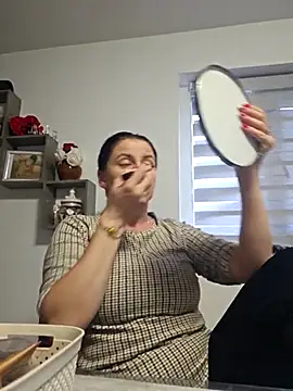 Snapshot of KristenVega chatting on November 28, 2025, 12:38 pm KristenVega online show from November 28, 2025, 12:38 pm