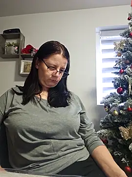 Snapshot of KristenVega chatting on December 4, 2025, 10:36 am KristenVega online show from December 4, 2025, 10:36 am