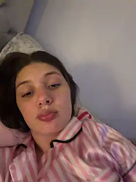 Snapshot of EmilyS__ chatting on April 3, 2026, 5:25 am EmilyS online show from April 3, 2026, 5:25 am