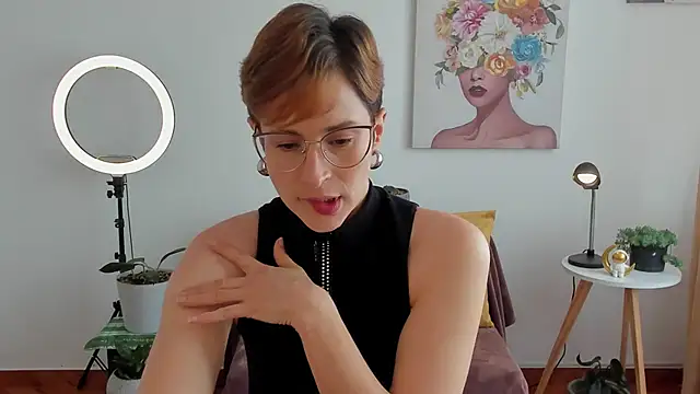 Snapshot of cuddlingbunny chatting on February 28, 2025, 6:20 pm cuddlingbunny online show from February 28, 2025, 6:20 pm