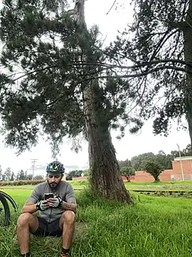  Tomy08calderon online show from December 21, 2024, 8:32 pm