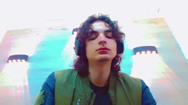 Snapshot of Sr_BonnyEthan chatting on November 4, 2025, 1:48 pm Sr BonnyEthan online show from November 4, 2025, 1:48 pm