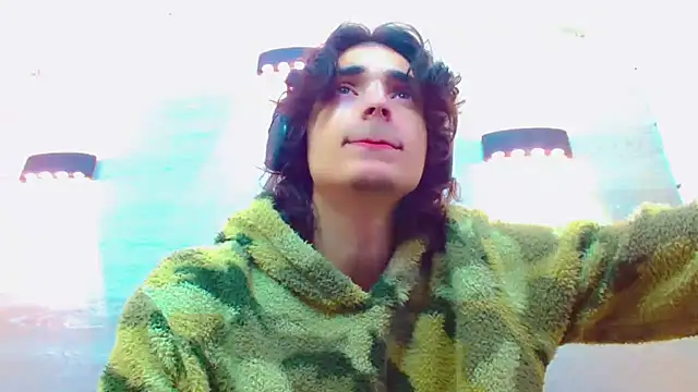 Snapshot of Sr_BonnyEthan chatting on November 11, 2025, 1:39 pm Sr BonnyEthan online show from November 11, 2025, 1:39 pm