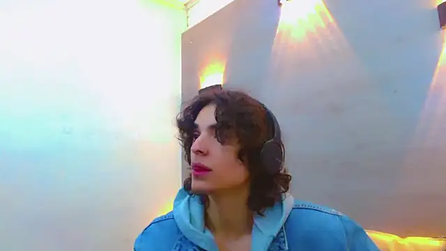 Snapshot of Sr_BonnyEthan chatting on October 14, 2025, 2:07 pm Sr BonnyEthan online show from October 14, 2025, 2:07 pm