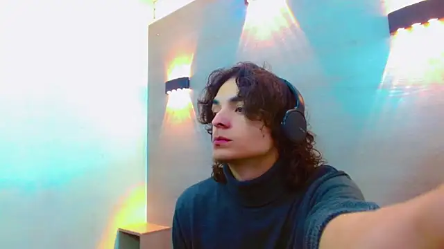 Snapshot of Sr_BonnyEthan chatting on November 8, 2025, 1:47 pm Sr BonnyEthan online show from November 8, 2025, 1:47 pm