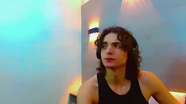 Snapshot of Sr_BonnyEthan chatting on October 28, 2025, 1:32 pm Sr BonnyEthan online show from October 28, 2025, 1:32 pm