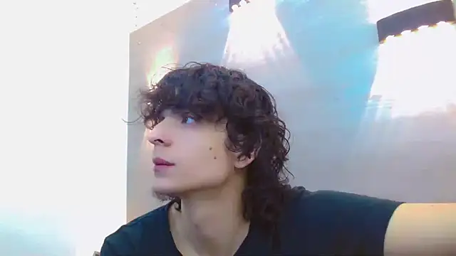 Snapshot of Sr_BonnyEthan chatting on September 20, 2025, 1:49 pm Sr BonnyEthan online show from September 20, 2025, 1:49 pm