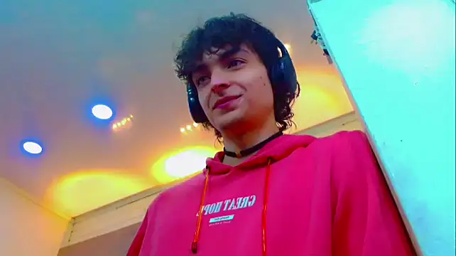 Sr BonnyEthan online show from January 6, 2026, 1:37 pm