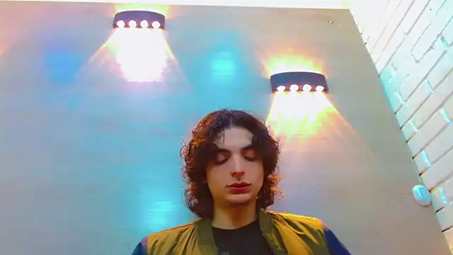 Snapshot of Sr_BonnyEthan chatting on November 5, 2025, 1:47 pm Sr BonnyEthan online show from November 5, 2025, 1:47 pm