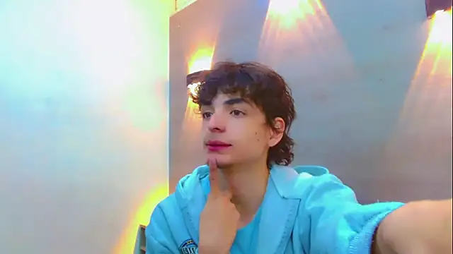 Snapshot of Sr_BonnyEthan chatting on December 15, 2025, 2:12 pm Sr BonnyEthan online show from December 15, 2025, 2:12 pm