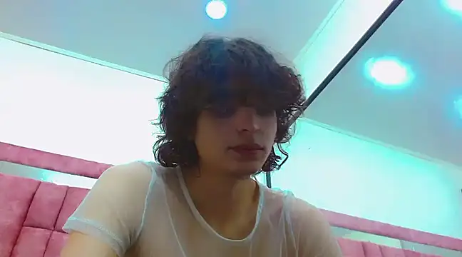 Snapshot of Sr_BonnyEthan chatting on February 17, 2025, 2:06 pm Sr BonnyEthan online show from February 17, 2025, 2:06 pm