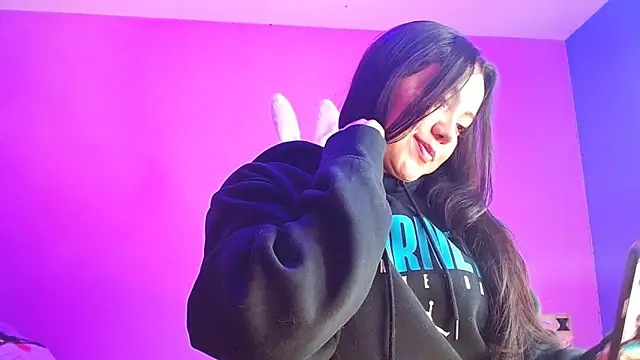 Isa-Jones online show from October 14, 2025, 3:40 am