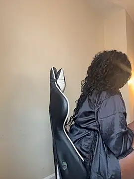 vixenpaisley2 online show from January 9, 2026, 5:20 pm