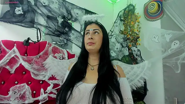 Snapshot of Angelicvill chatting on October 30, 2025, 11:23 pm Angelicvill online show from October 30, 2025, 11:23 pm