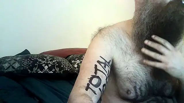 Snapshot of JunkieShitPig chatting on March 22, 2025, 8:15 pm JunkieShitPig online show from March 22, 2025, 8:15 pm