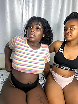 Snapshot of Favoritegirl1 chatting on November 19, 2025, 12:43 am Favoritegirl1 online show from November 19, 2025, 12:43 am