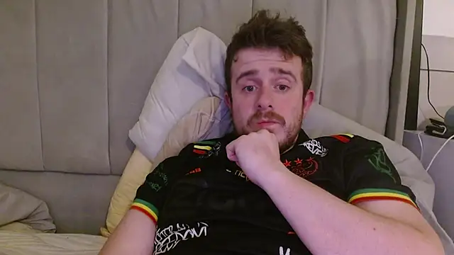 maxy49 online show from November 14, 2025, 8:56 pm