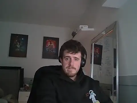 maxy49 online show from December 15, 2025, 1:17 pm