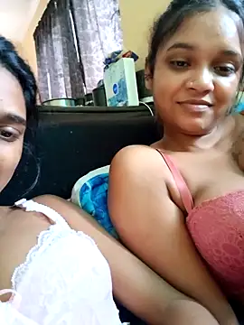 Snapshot of Indianqueen03 chatting on October 27, 2025, 11:33 am Indianqueen03 online show from October 27, 2025, 11:33 am