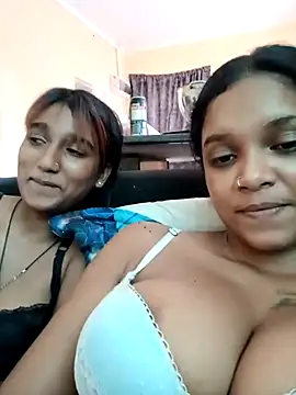 Indianqueen03 online show from February 27, 2026, 2:06 pm