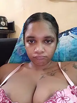 Snapshot of Indianqueen03 chatting on June 15, 2026, 2:17 pm Indianqueen03 online show from June 15, 2026, 2:17 pm