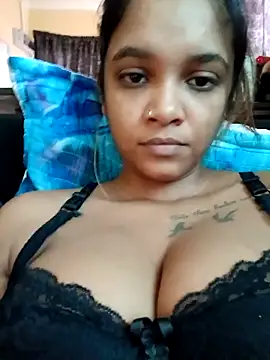 Snapshot of Indianqueen03 chatting on November 6, 2025, 10:08 am Indianqueen03 online show from November 6, 2025, 10:08 am