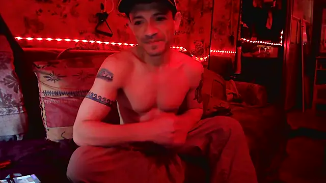 Snapshot of Tony_Torrente chatting on January 6, 2025, 8:28 pm Tony Torrente online show from January 6, 2025, 8:28 pm