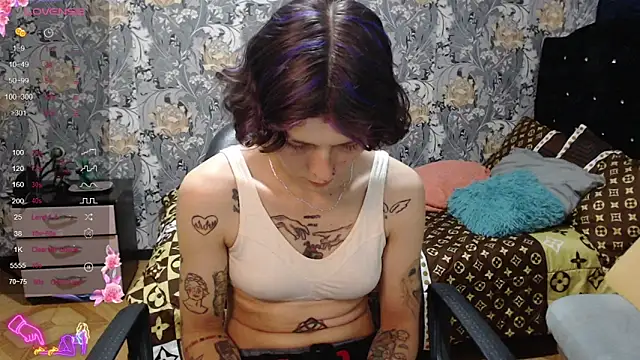 pretty cristal69 online show from April 19, 2026, 9:50 pm