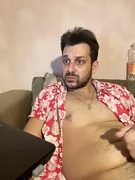 Snapshot of MaeltraJoy chatting on December 13, 2024, 11:39 pm MaeltraJoy online show from December 13, 2024, 11:39 pm