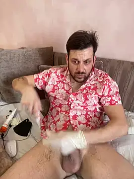 Snapshot of MaeltraJoy chatting on February 28, 2025, 4:54 am MaeltraJoy online show from February 28, 2025, 4:54 am