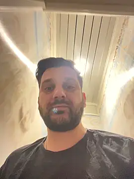 Snapshot of MaeltraJoy chatting on October 6, 2025, 10:49 am MaeltraJoy online show from October 6, 2025, 10:49 am