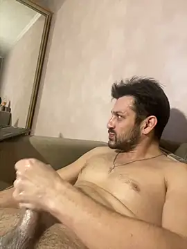 Snapshot of MaeltraJoy chatting on December 14, 2024, 2:44 am MaeltraJoy online show from December 14, 2024, 2:44 am