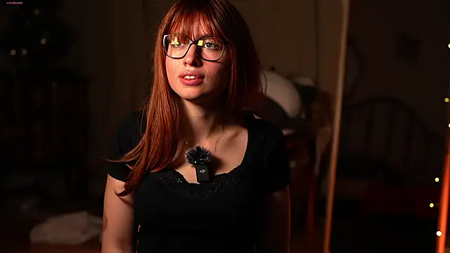 SweetyKitty18 online show from June 10, 2026, 6:09 pm