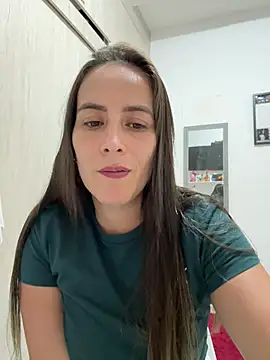 Snapshot of Rousse92 chatting on July 18, 2026, 11:57 pm Rousse92 online show from July 18, 2026, 11:57 pm