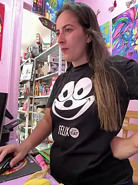 Rousse92 online show from April 16, 2026, 9:39 pm