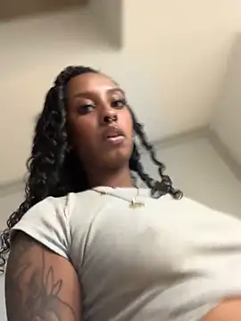 Your Paris online show from April 1, 2026, 4:36 am